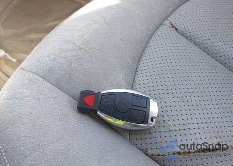 2005 Mercedes-Benz Clk 500 из США, поврежденный, VIN WDBTJ75J35F131611